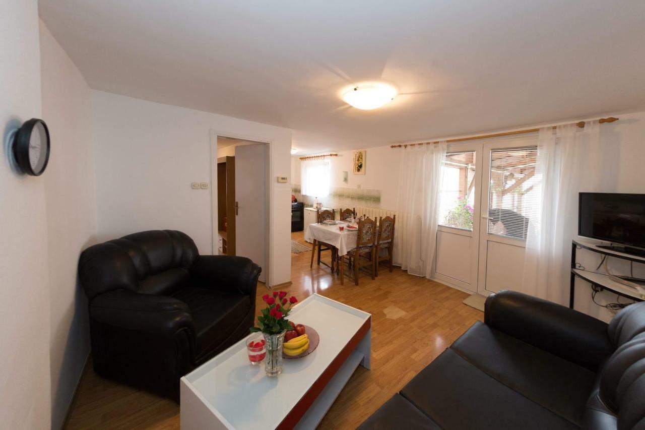 Apartman Antea Otocac Ngoại thất bức ảnh